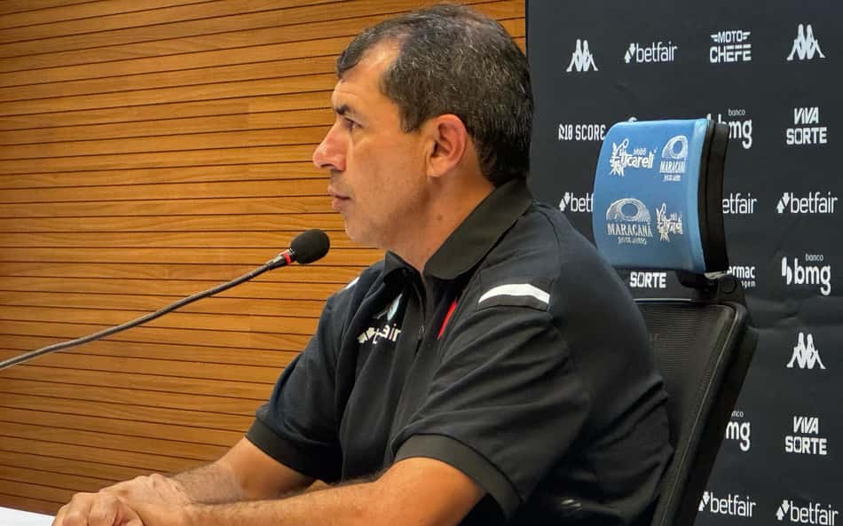 Carille nega contato do Corinthians para deixar o Vasco: '100% focado'