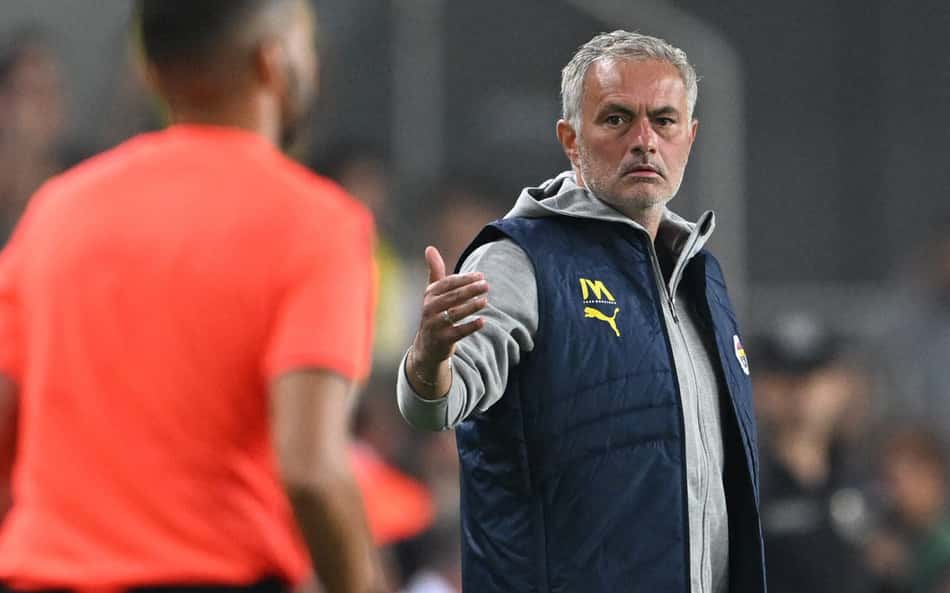 Beliscão no nariz pode render 10 jogos de suspensão a Mourinho