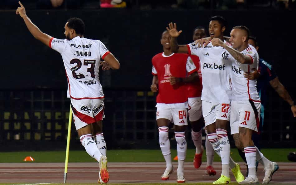 Juninho-Flamengo-Libertadores-scaled-aspect-ratio-512-320