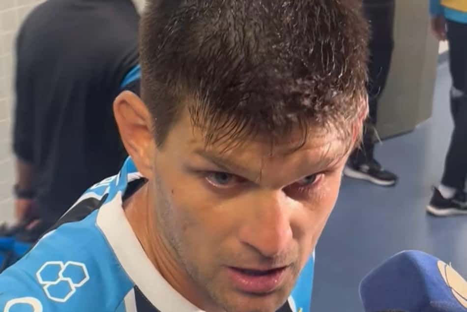 Kannemann em entrevista após o Gre-Nal 447. (Foto: Nícolas Wagner/Lance!)
