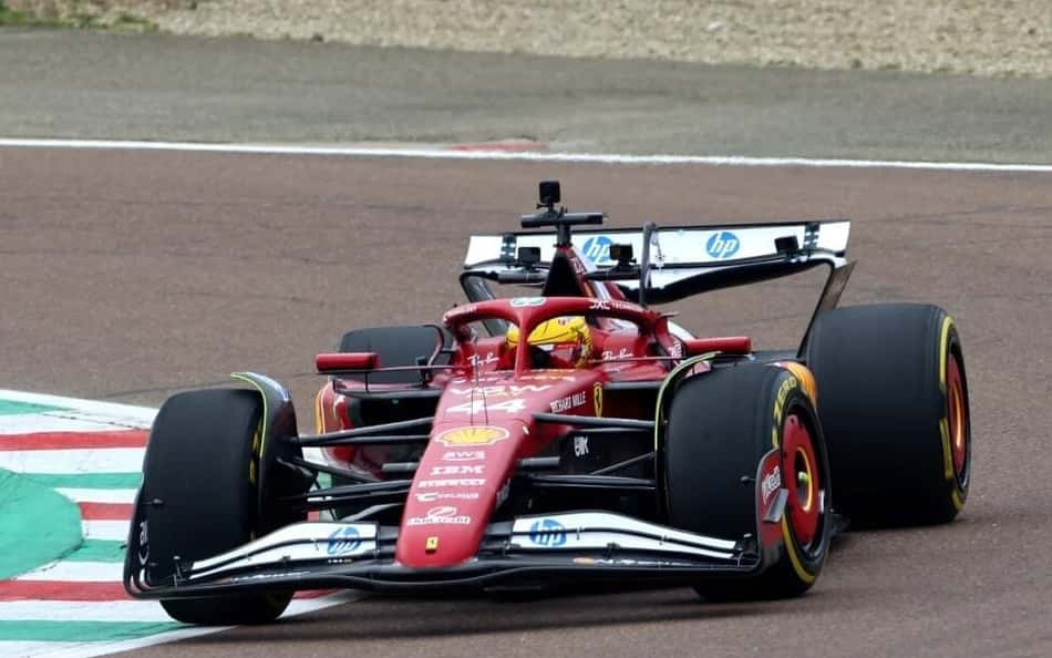 Lewis-Hamilton-SF25-Ferrari-2-aspect-ratio-512-320