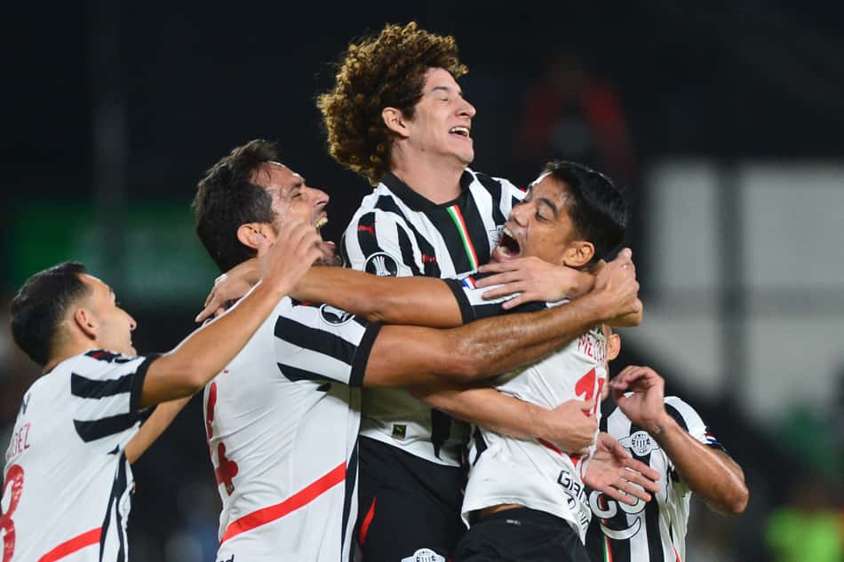 Ivan Franco comemora o gol em Libertad x Talleres. (foto: DANIEL DUARTE / AFP)