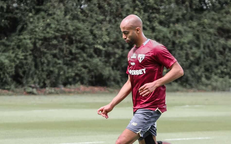 São Paulo se reapresenta e Lucas Moura tem evolução em quadro médico