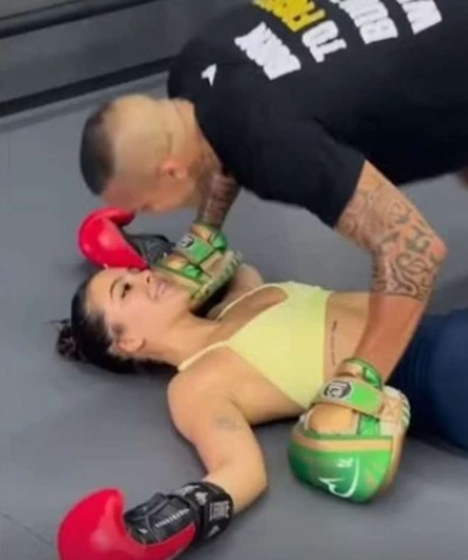 Mel Maia com novo namorado após treino intenso de boxe