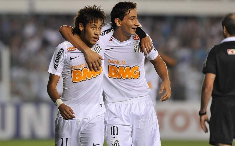 Compadres e multicampeões: o reencontro de Neymar e Ganso em Santos x Flu