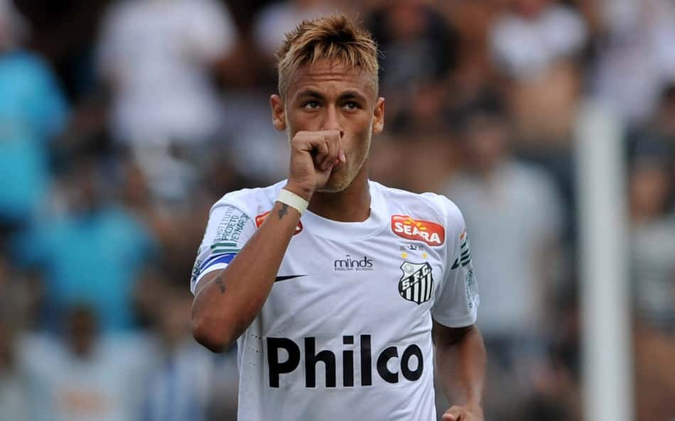 Neymar joga? Relembre como era o mundo na última partida do atacante no Brasileirão