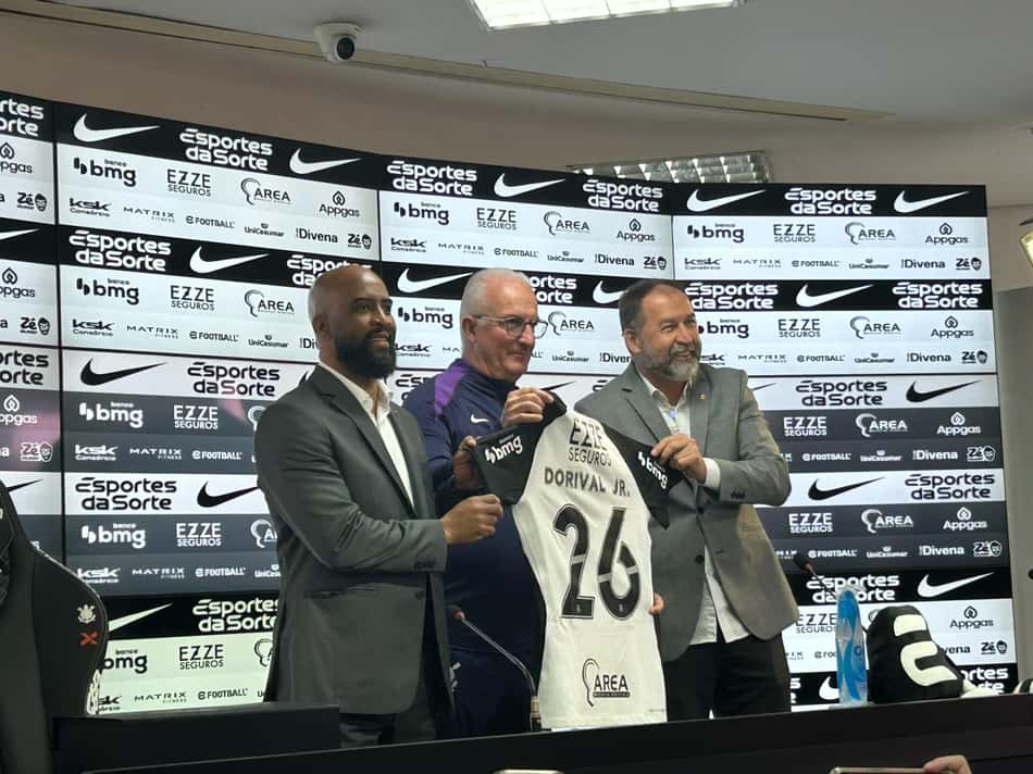 Dorival Júnior, técnico do Corinthians, durante apresentação