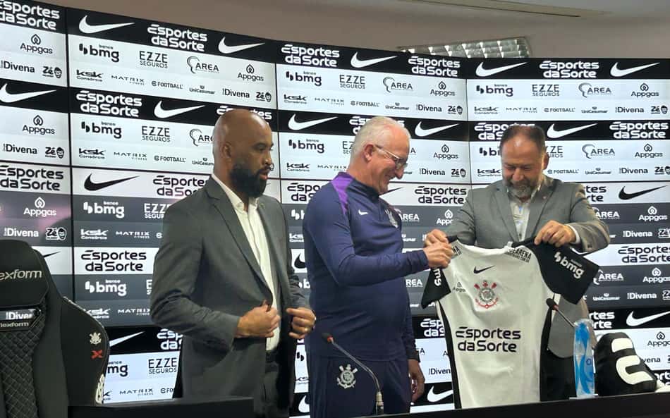 Dorival Júnior, técnico do Corinthians, durante apresentação