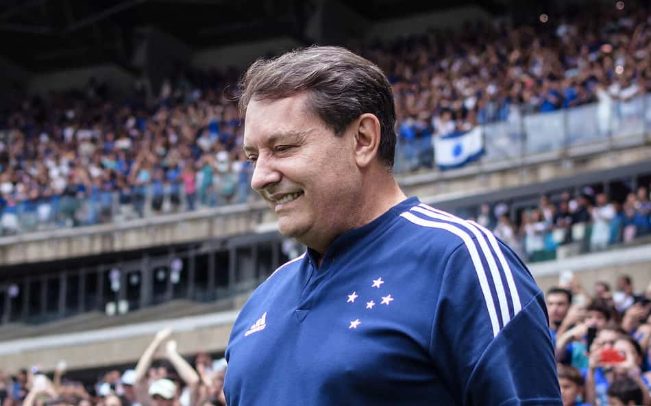 Dono da SAF do Cruzeiro pede profissionalização da arbitragem