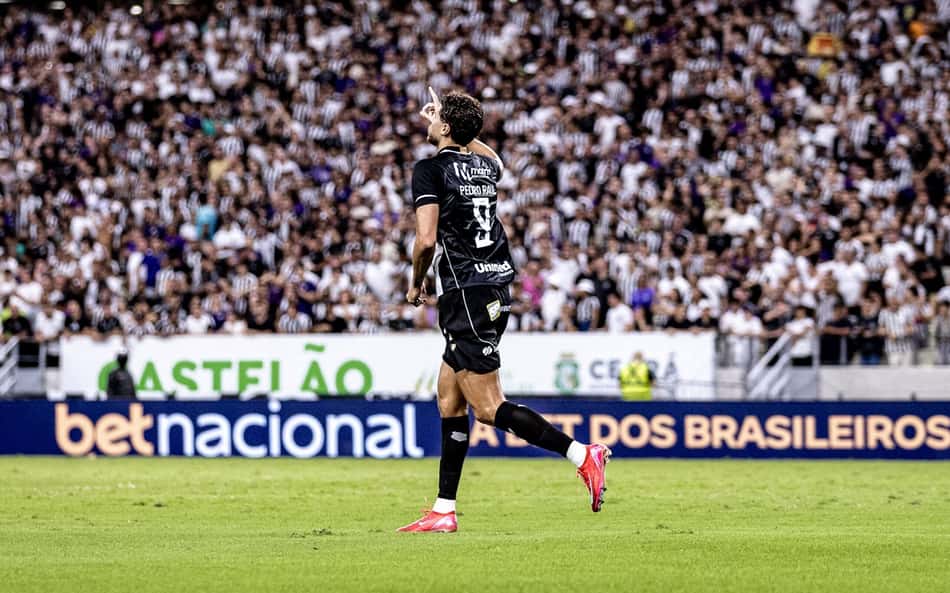 Ceará supera problemático Grêmio e mantém escritas