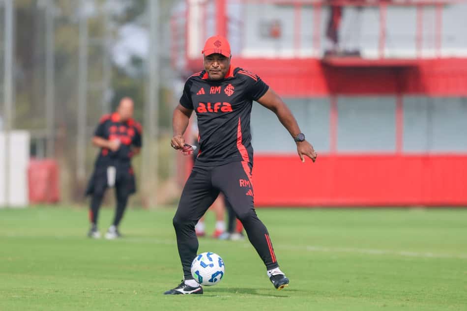 Treino do Internacional - Roger Machado (Foto: Ricardo Duarte/SC Internacional)