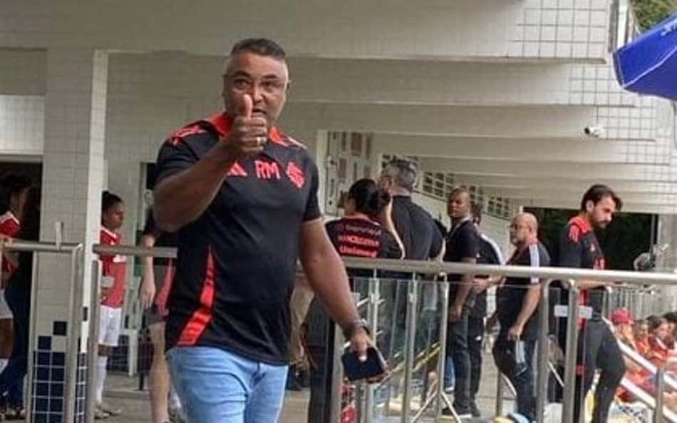 Internacional: Roger Machado assistiu ao jogo do time feminino
