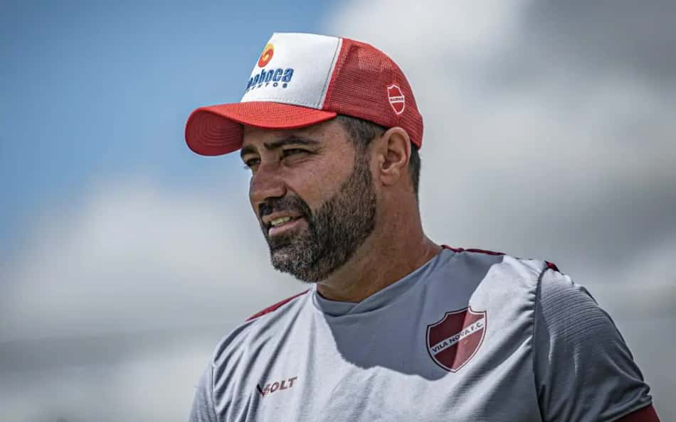 'Retranqueiro', técnico do Vila Nova dá resposta sincerona e viraliza
