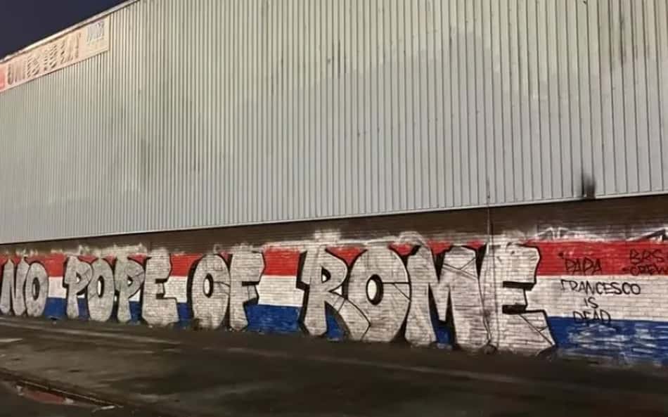 Morte de Papa Francisco causa 'guerra' entre torcedores de Celtic e Rangers