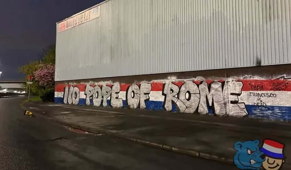 Torcedores do Rangers provocaram o Celtic após a morte do Papa Francisco