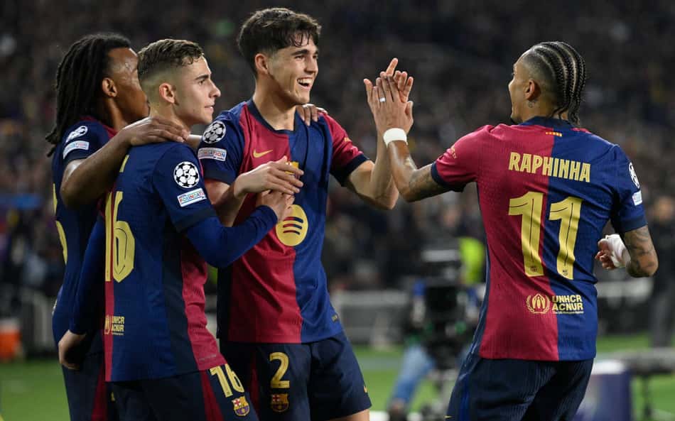 Raphinha dá show, Lewandowski brilha e Barcelona goleia Dortmund pela Champions