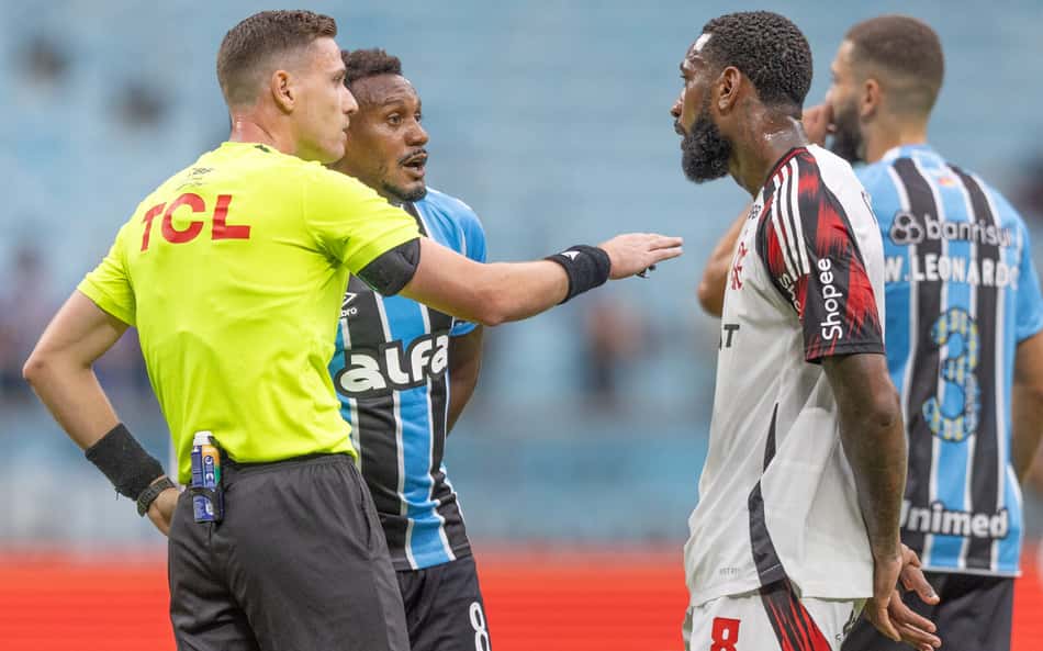 'Se fosse ao contrário…': Grêmio reclama de possível pênalti na derrota para o Flamengo