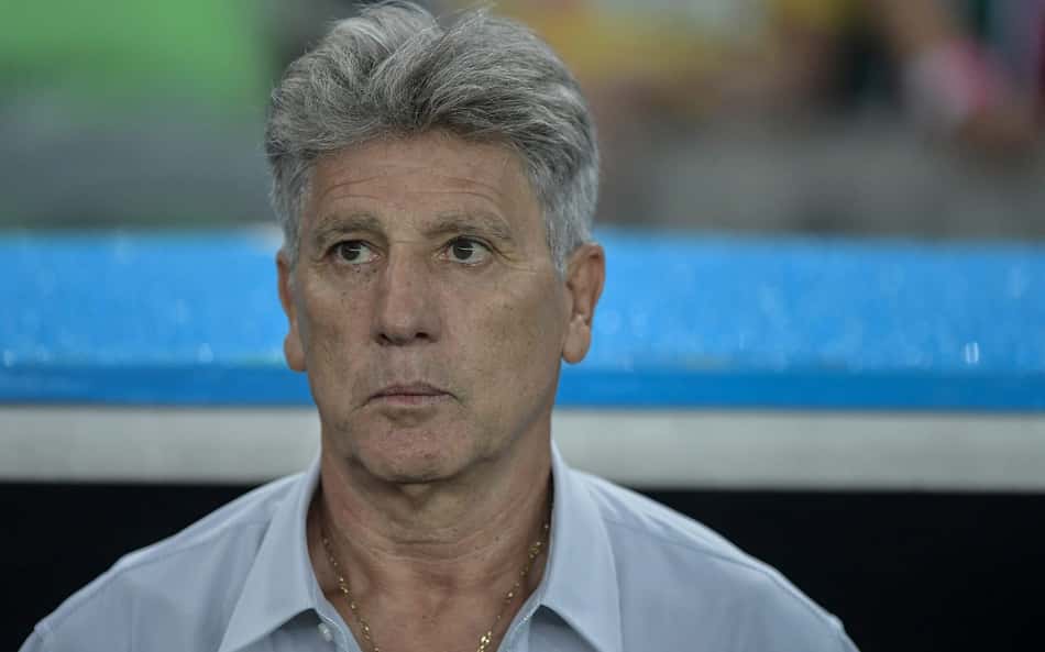 Renato detona arbitragem por pênalti não marcado em Fluminense x Vitória: 'Ridículo'