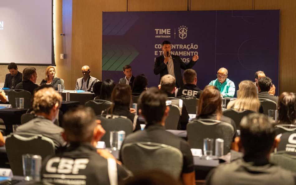Profissionais da arbitragem do Brasileirão se reúnem para treinos no Rio
