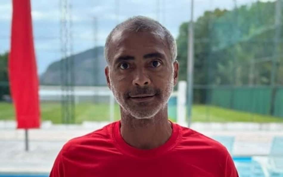Romário fecha com canal para comentar Vasco x Flamengo no Brasileirão