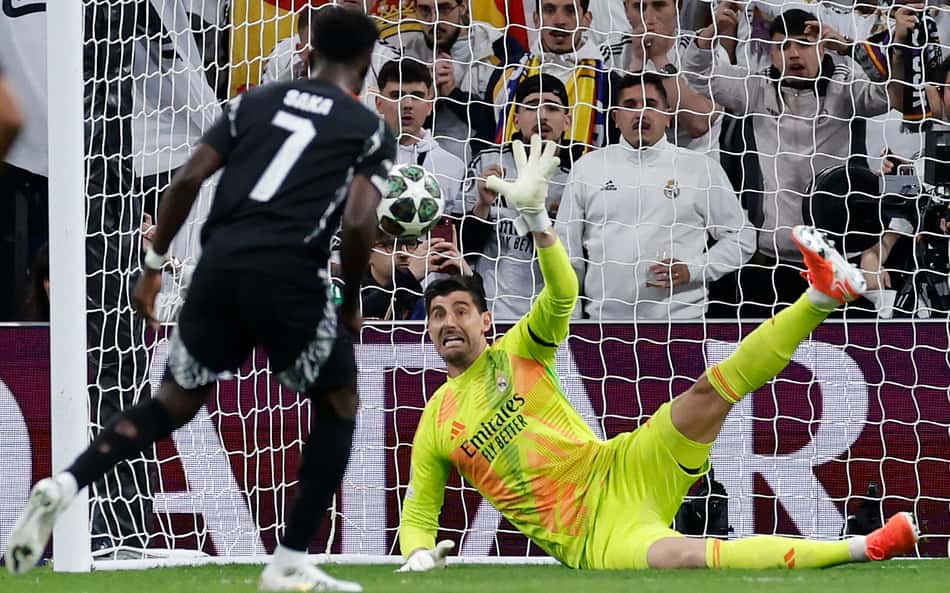 Web enlouquece com atitude de Saka em Real Madrid x Arsenal: 'Pipoqueiro'