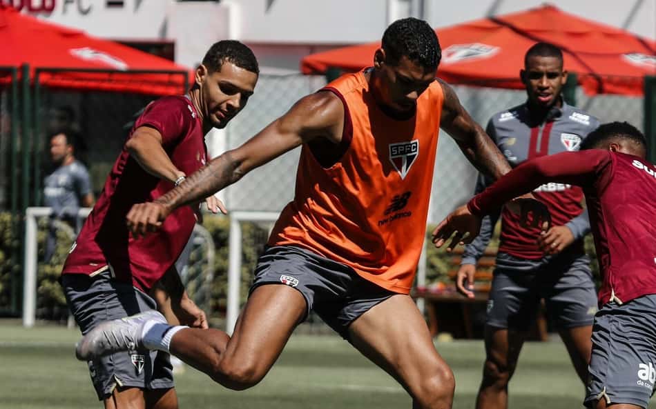 São Paulo encerra preparação para enfrentar o Cruzeiro; veja provável escalação