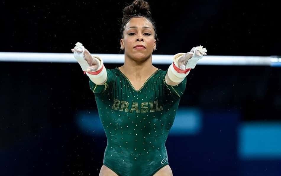 Exclusiva: Lorrane Oliveira destaca indicação de Rebeca Andrade ao Prêmio Laurens
