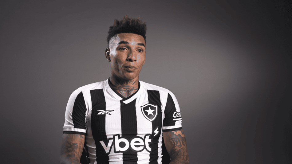 Igor Jesus, atacante do Botafogo, em entrevista para a Fifa