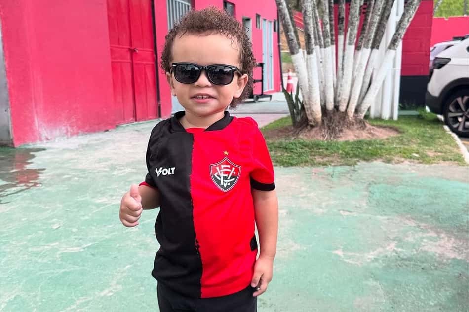 João Pedro posa para foto no Barradão Foto: Redes Sociais