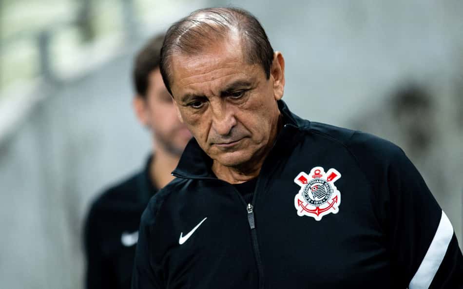 Tecnico-Ramon-Diaz-Fortaleza-Corinthians-scaled-aspect-ratio-512-320