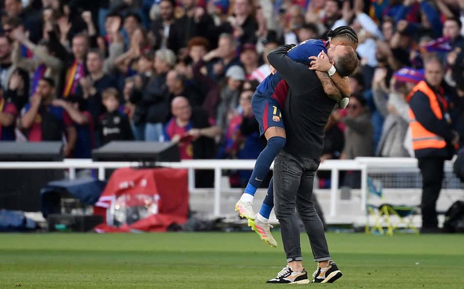 Técnico do Barcelona revela atitude de Raphinha e exalta brasileiro: 'Incrível'