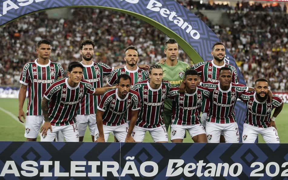 Fluminense divulga relacionados contra Corinthians sem volante titular