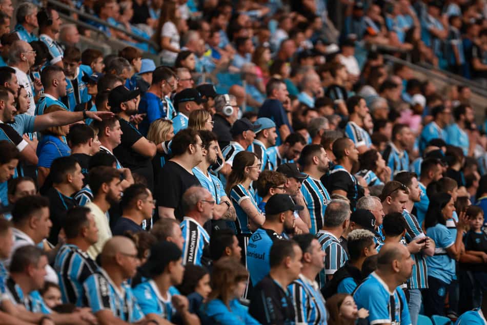 Torcida do Grêmio no jogo contra o Flamengo. (Foto: Maxi Franzoi/AGIF)
