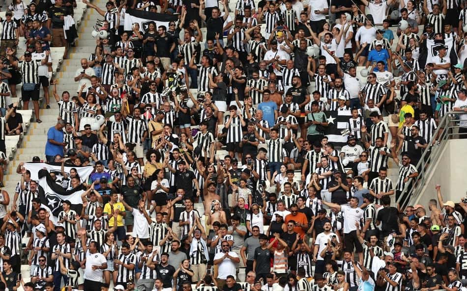 Torcida-do-Botafogo-aspect-ratio-512-320