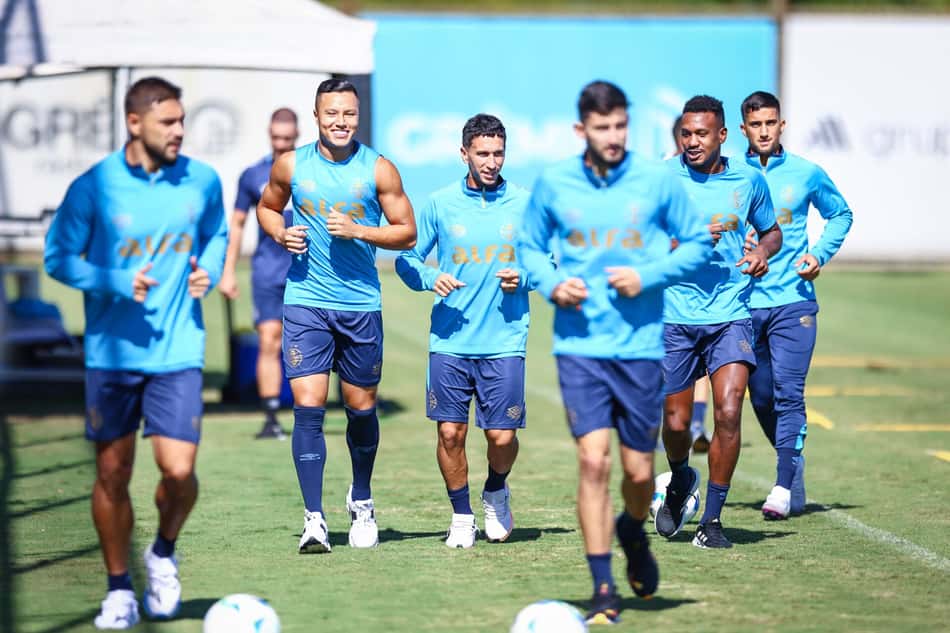 Titulares no Gre-Nal 447 apenas correram ao redor do Grêmio. (Foto: Lucas Uebel/Grêmio FBPA)
