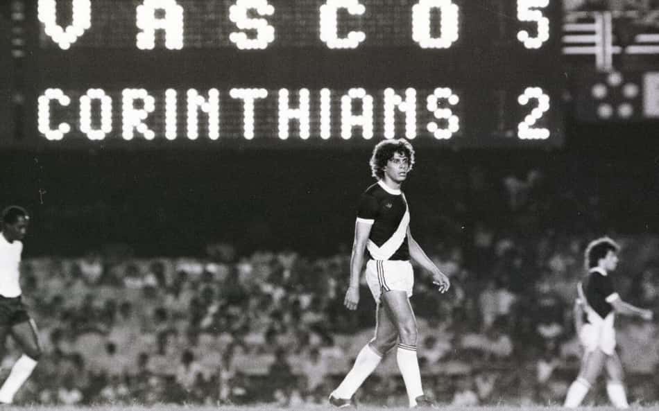 Há quase 45 anos, Dinamite protagonizava goleada do Vasco sobre o Corinthians. Vídeo