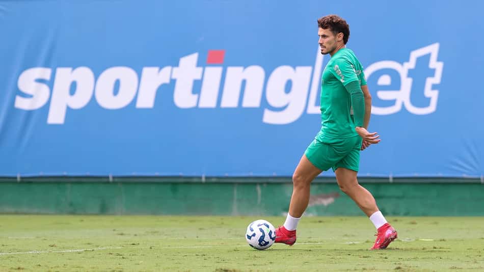 Veiga, durante treino do Palmeiras