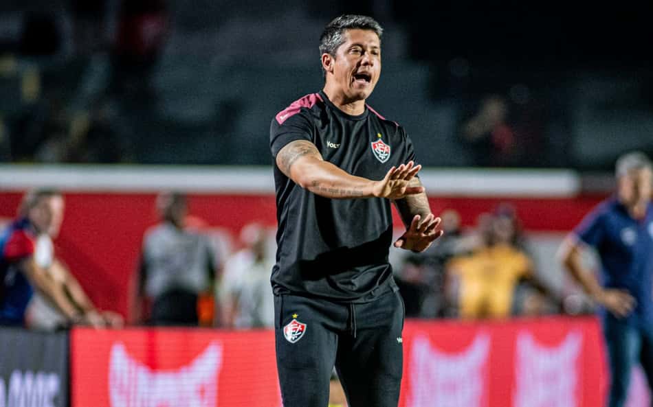 Carpini elogia o Vitória e projeta: 'As coisas vão começar a acontecer'