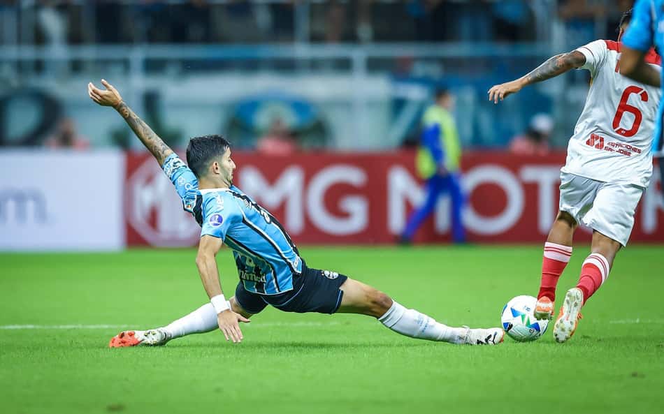 5 ou 8? Villasanti revela posição preferencial no Grêmio