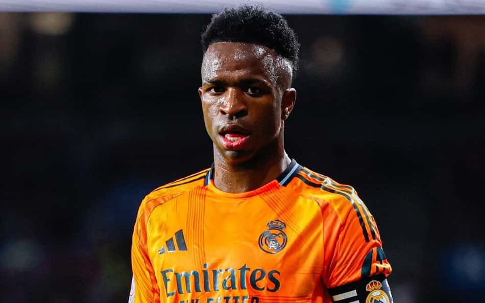 Em enquete, torcida do Real Madrid quer Vini Jr e Ancelotti fora do clube