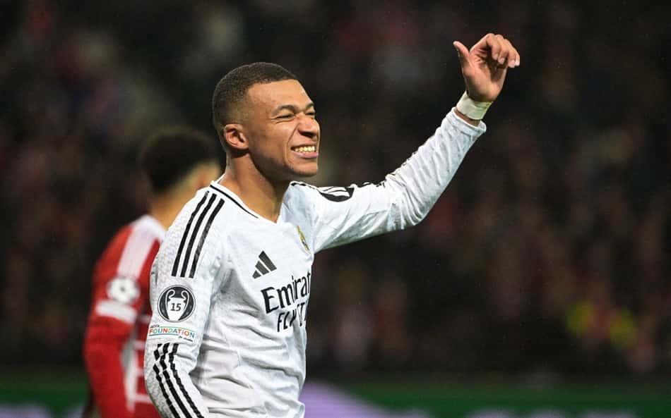 Mbappé é criticado na web por expulsão em Alavés x Real Madrid: 'Cadeia'
