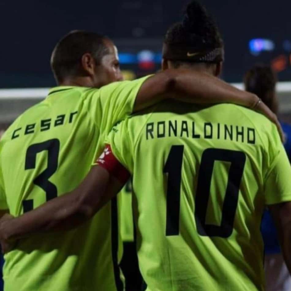 Ronaldinho e César Rodrigues (Foto: Divulgação)