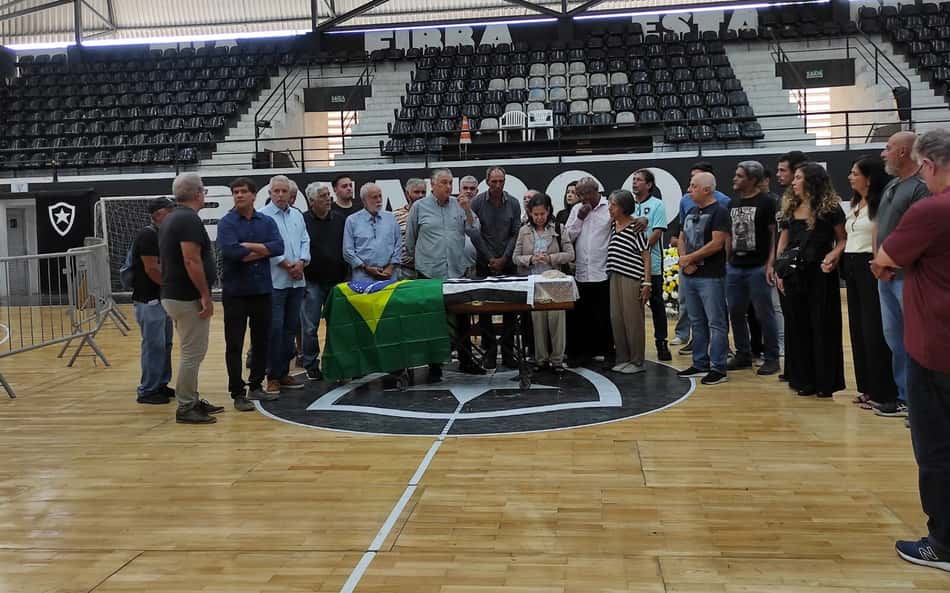 Ex-presidente do Botafogo custeava despesas de Manga; entenda