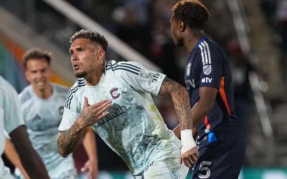 Com gol de Navarro, Colorado Rapids vence e sobe de posição na MLS