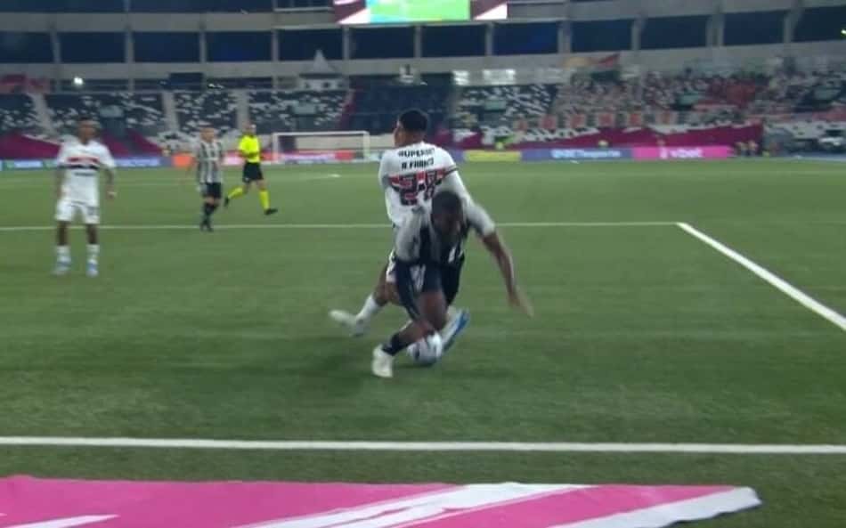 CBF divulga análise do VAR em anulação de pênalti do Botafogo