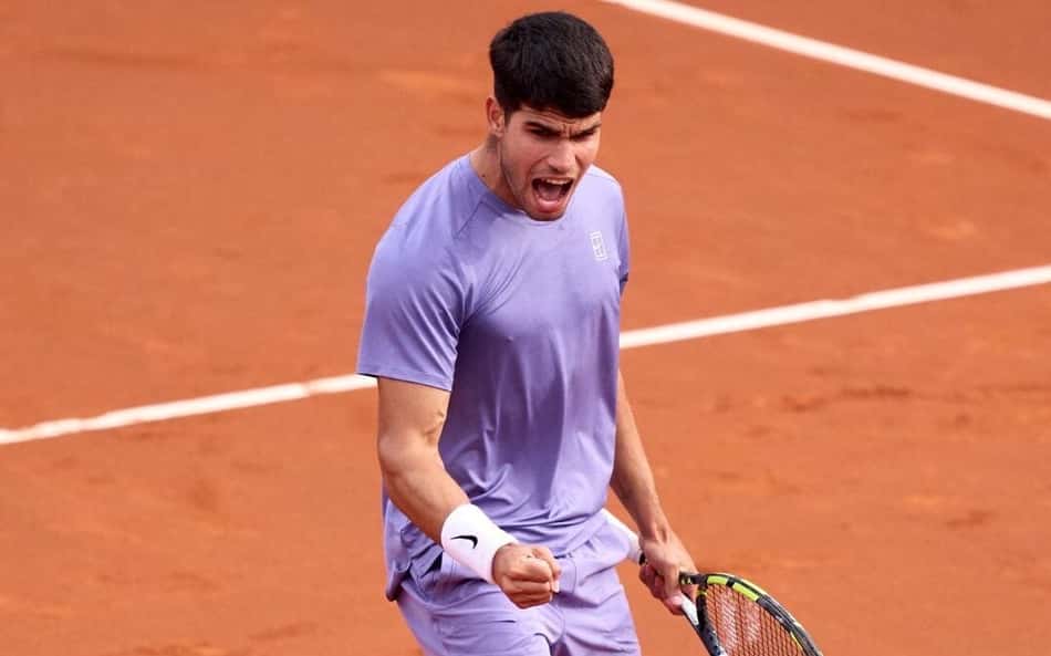 Carlos Alcaraz bate Minaur e vai à semifinal do ATP de Barcelona