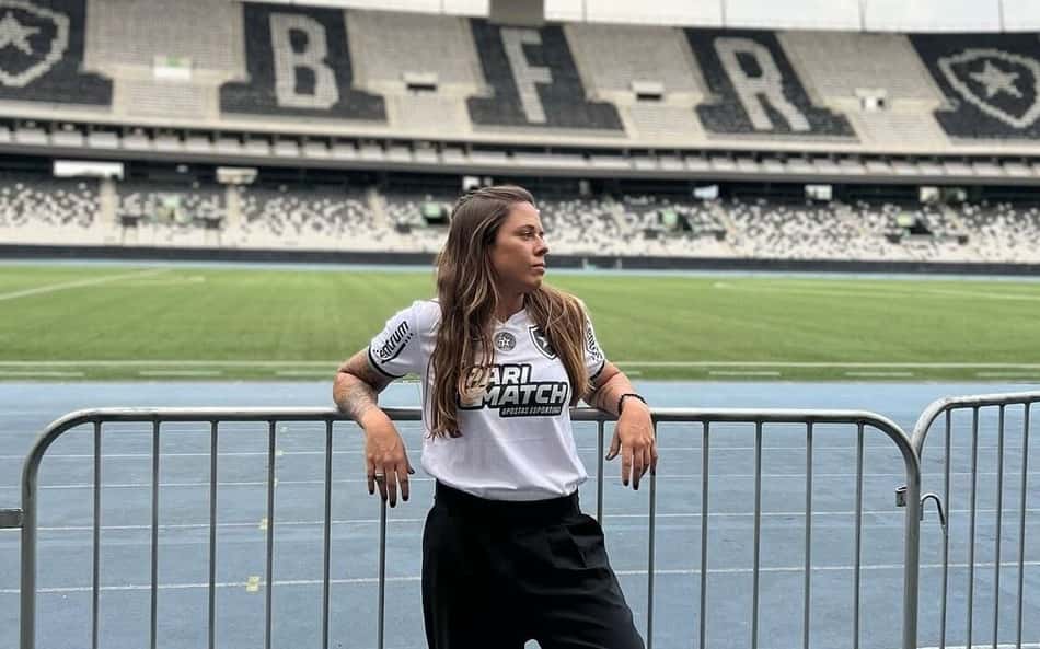 Exclusivo: Hanna Santos, neta de ídolo do Botafogo, se defende de polêmicas