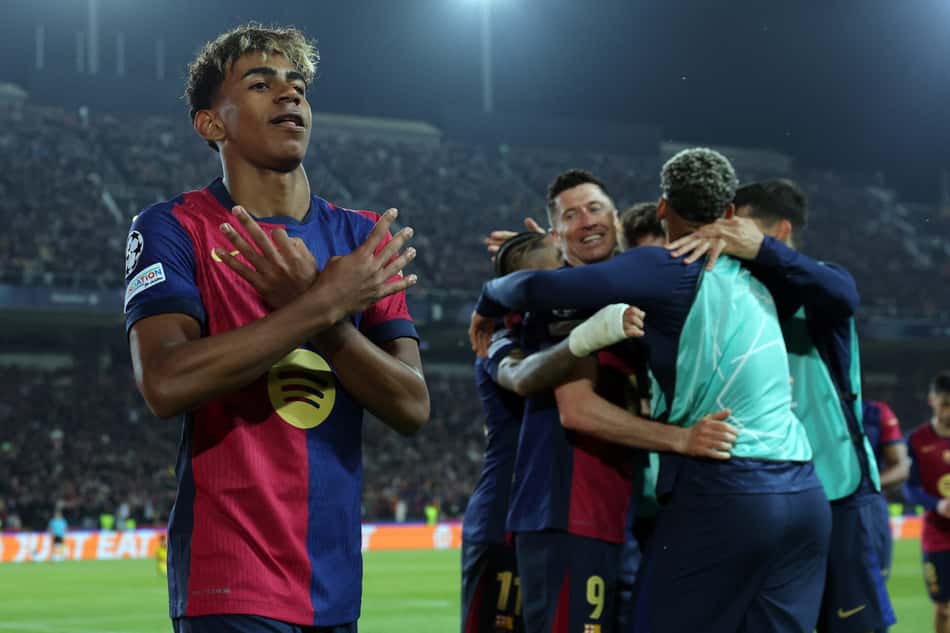 Yamal comemora gol marcado pelo Barcelona sobre o Dortmund