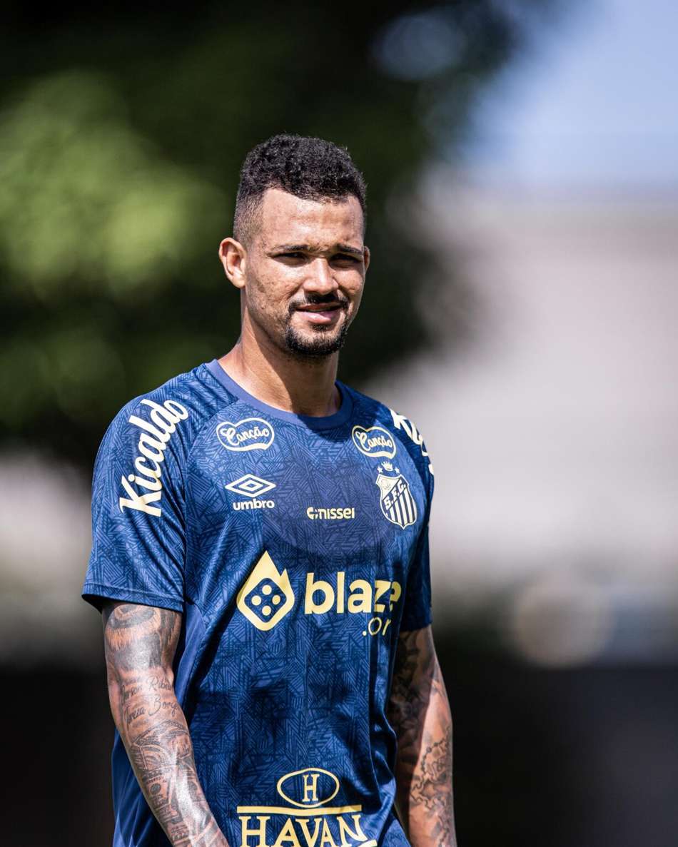 Zé Ivaldo celebra titularidade e projeta duelo contra o Fluminense. (Foto: Raul Baretta/Santos FC)