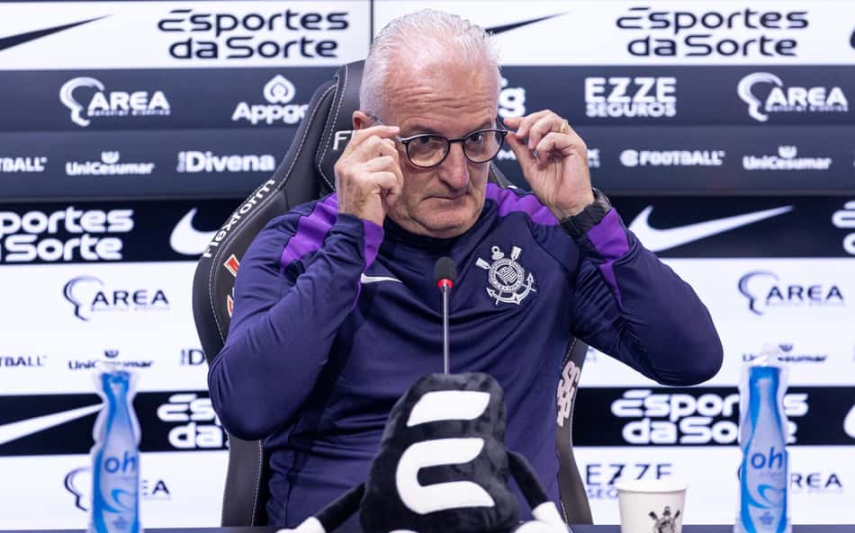 Dorival Júnior é apresentado como novo técnico do Corinthians